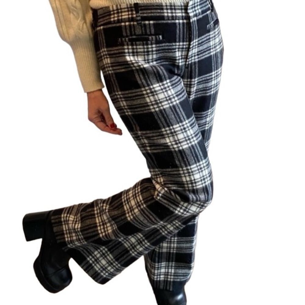 L.L. Bean black and cream plaid 100% Wool flare signature trousers size 10 - Picture 2 of 12